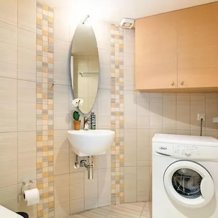 Modern Loft Build On Acropolis Ruins, Free Parking Athens